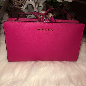 Michael kors crossbody bag